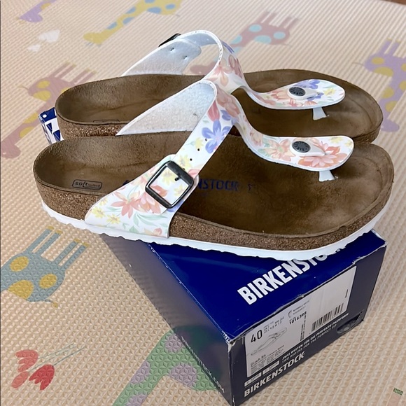 Birkenstock Shoes - Birkenstock Women’s Gizeh BS Supernatural Flowers White- Gently Used, size 9